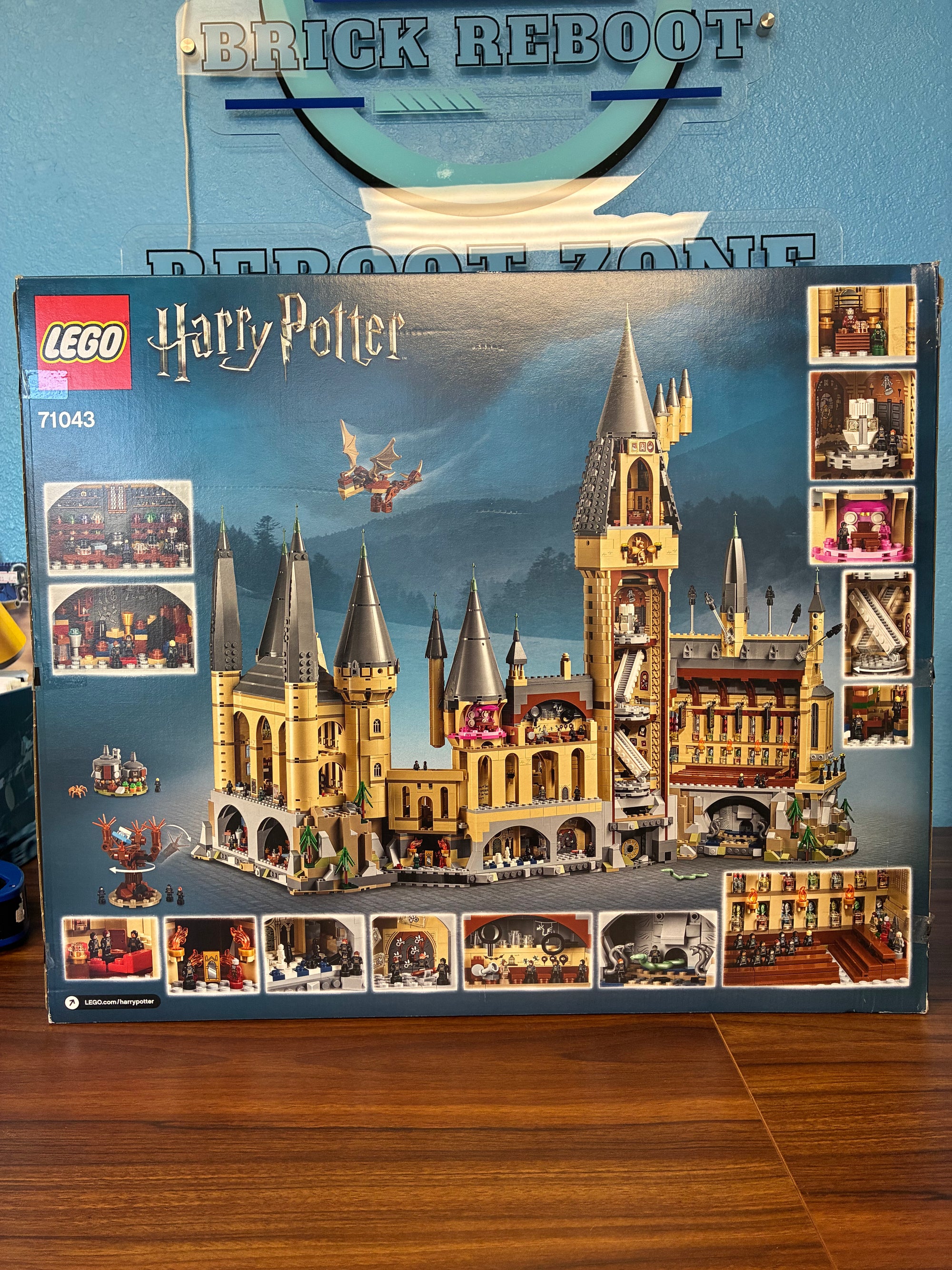 71043 Harry Potter Hogwarts Castle - Brand New *loose seal on  one side*