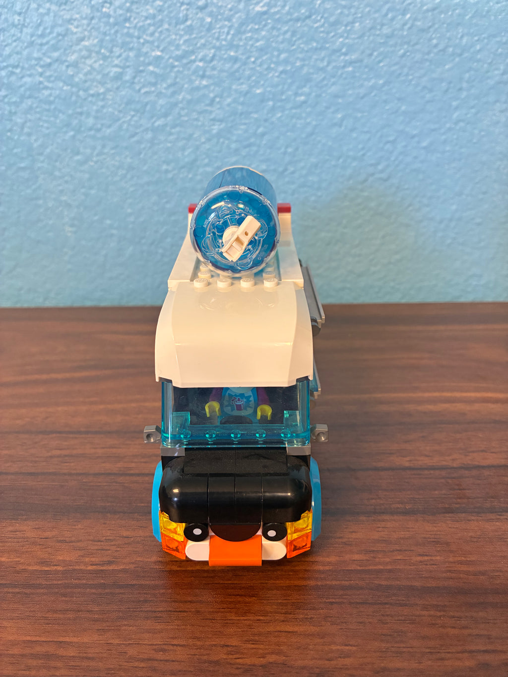 60384 City Penguin Slushy Van - Used