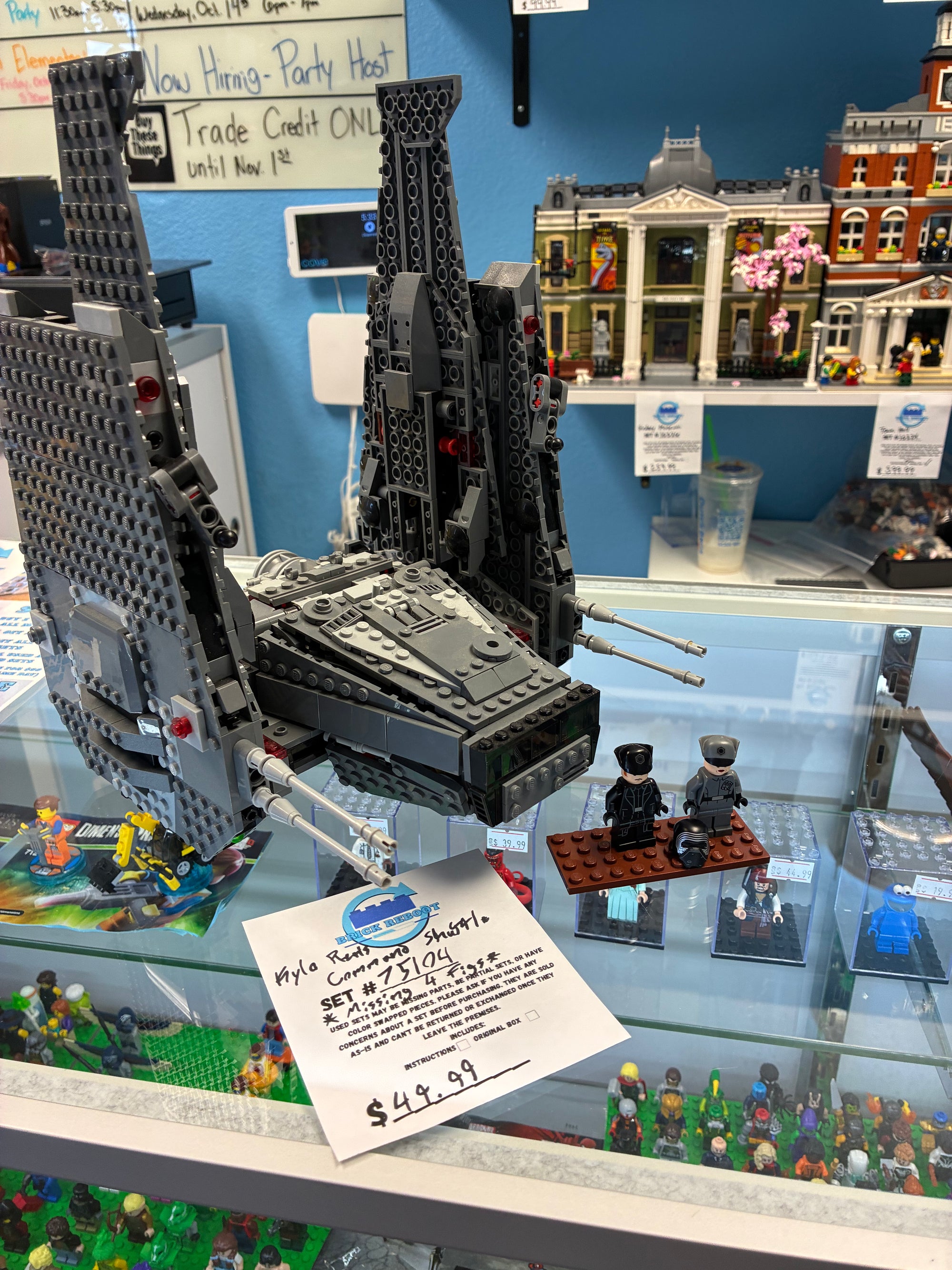 75104 Star Wars: Kylo Ren’s Command Shuttle - Used * MISSING 4 FIGS*