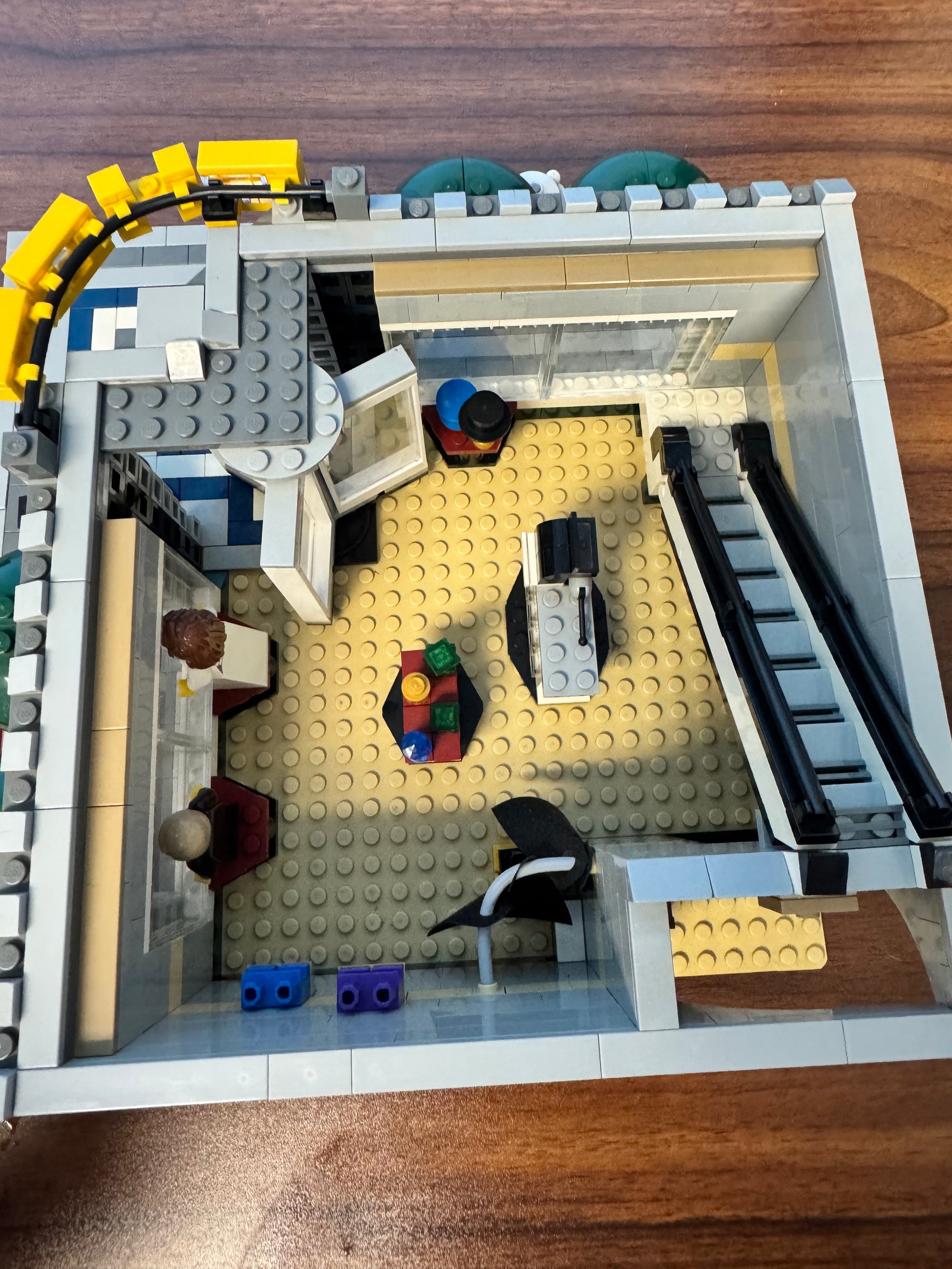 10211 Modular Grand Emporium - Used