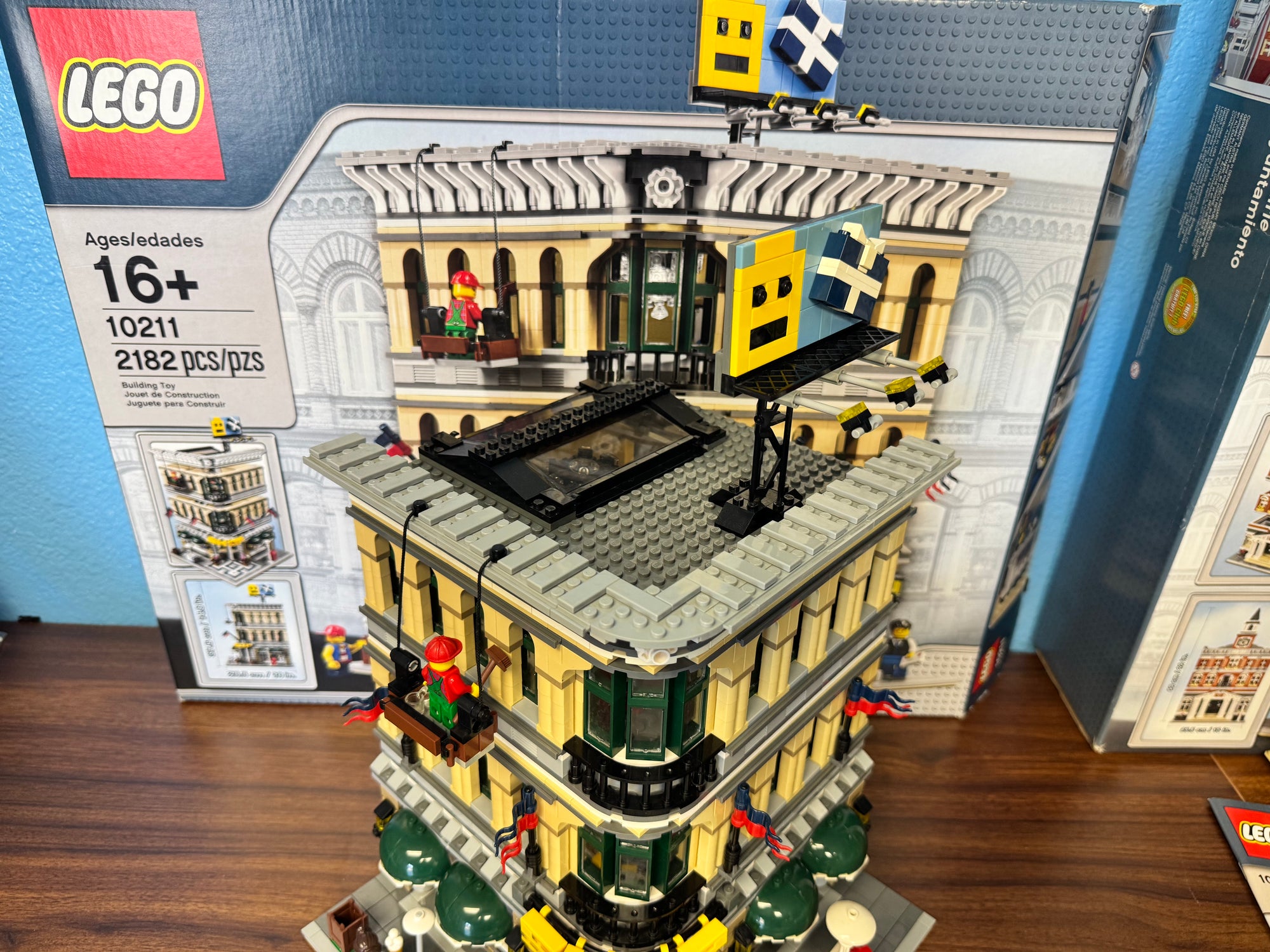 10211 Modular Grand Emporium - Used