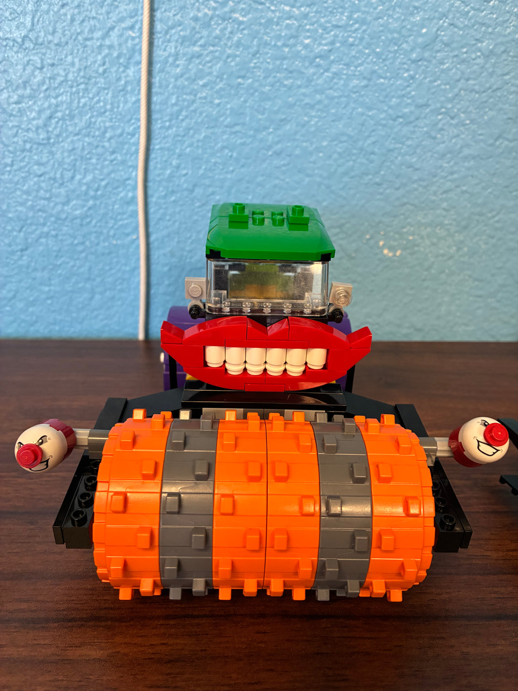 76013 DC Batman The Joker Steamroller *MISSING 1 FIG* - Used