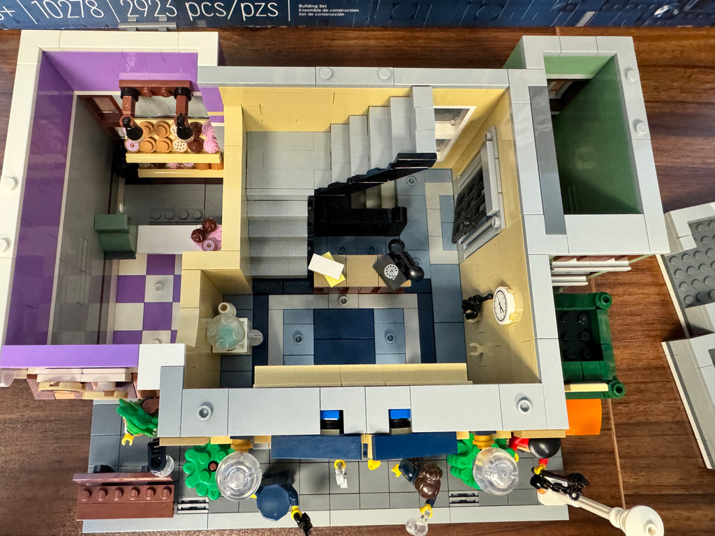 10278 Modular Police Station - Used