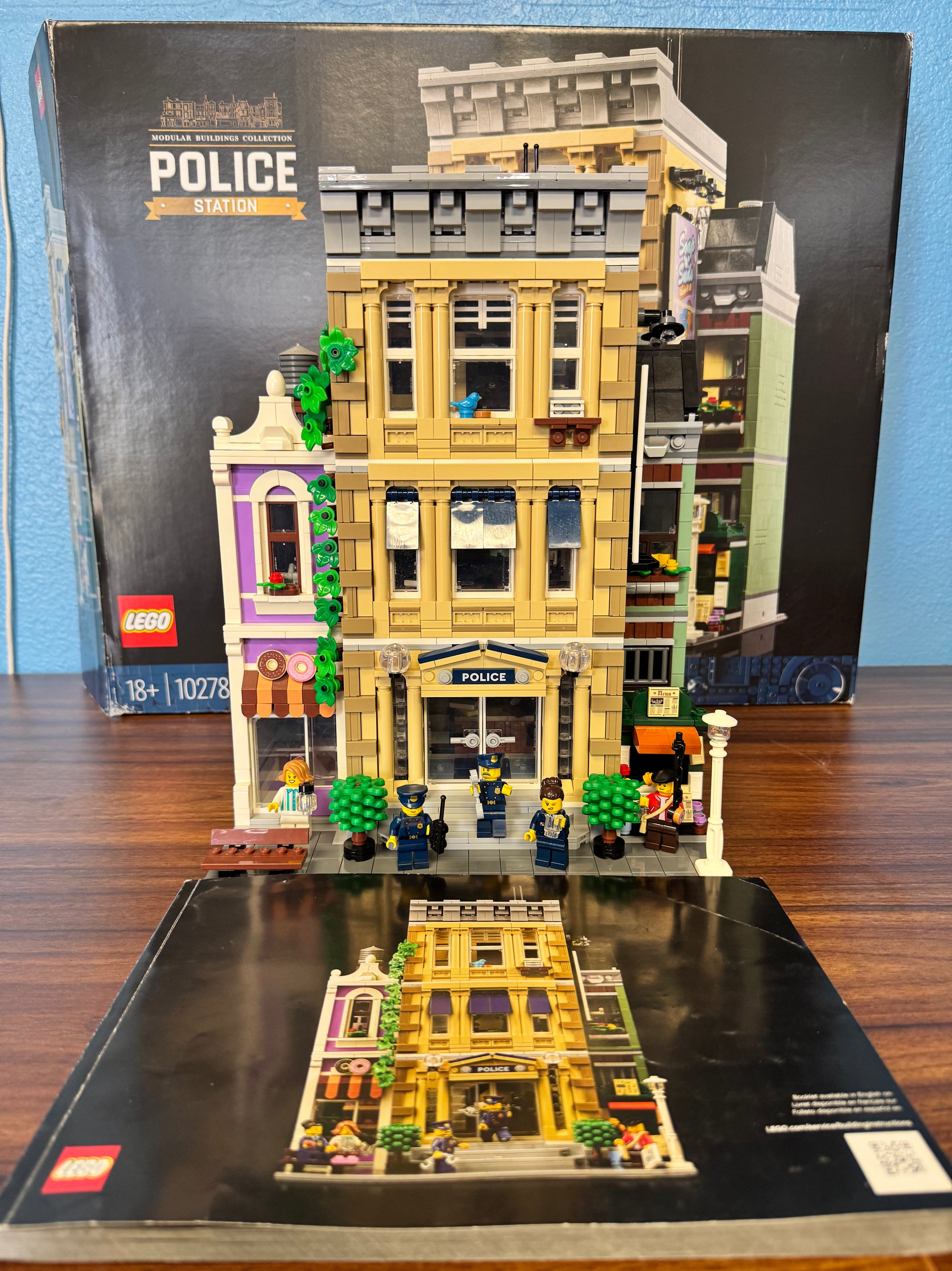10278 Modular Police Station - Used
