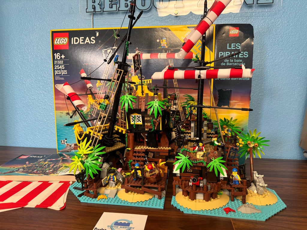 21322 Pirates Barracuda Bay Ship Island - Used