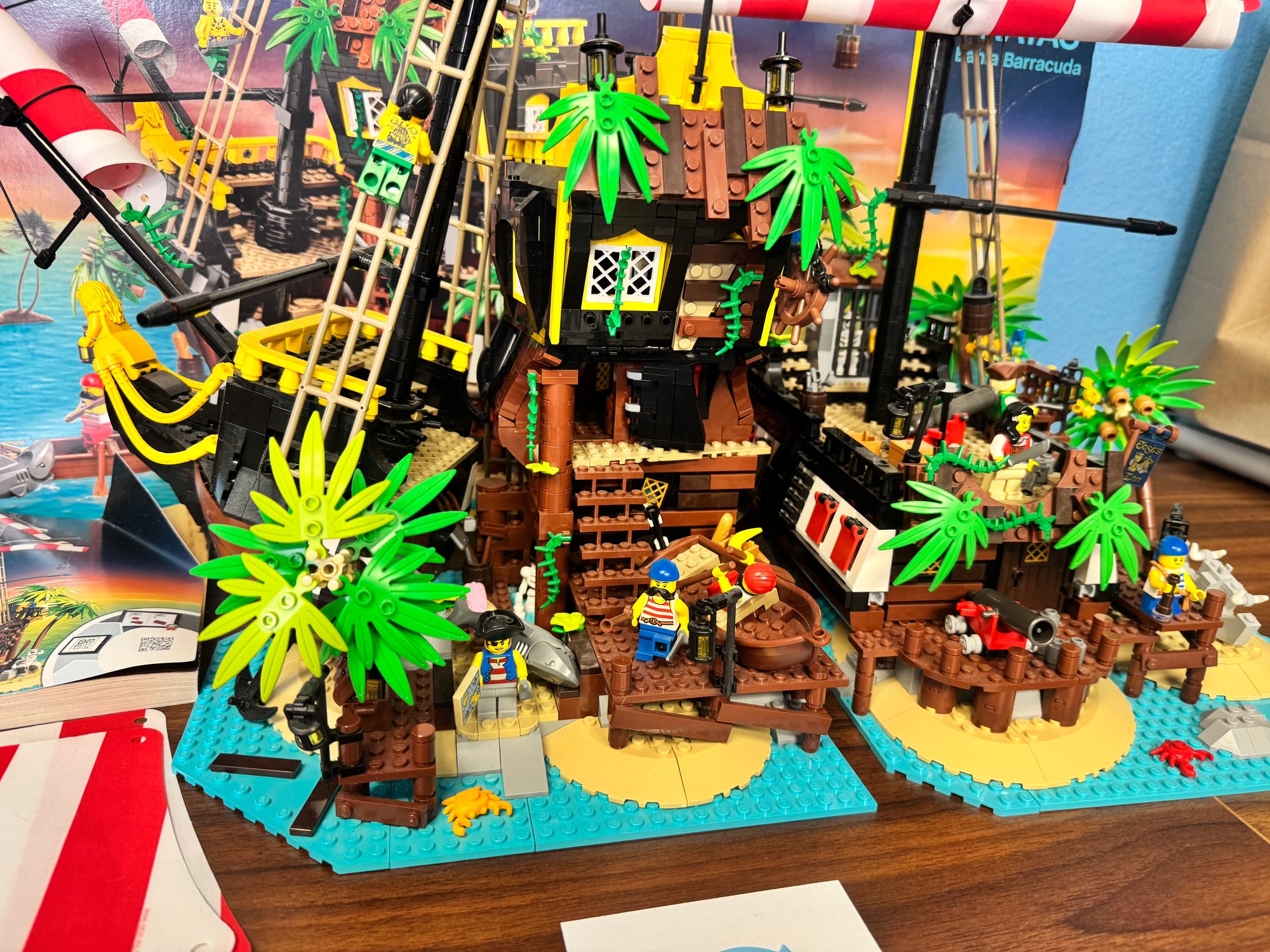 21322 Pirates Barracuda Bay Ship Island - Used