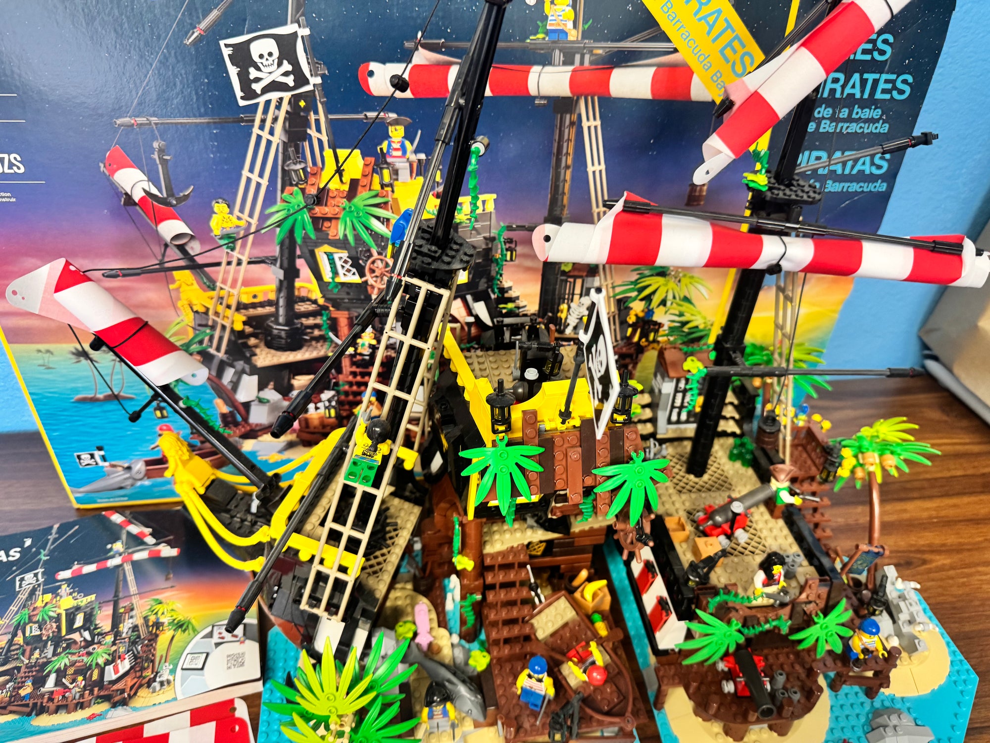 21322 Pirates Barracuda Bay Ship Island - Used