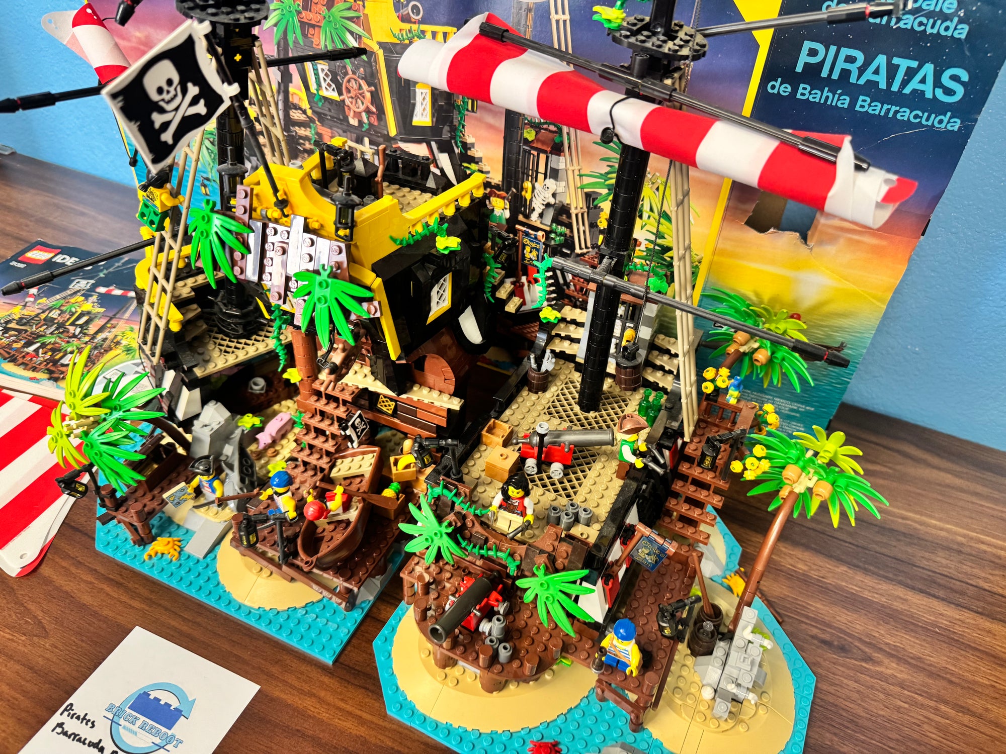 21322 Pirates Barracuda Bay Ship Island - Used