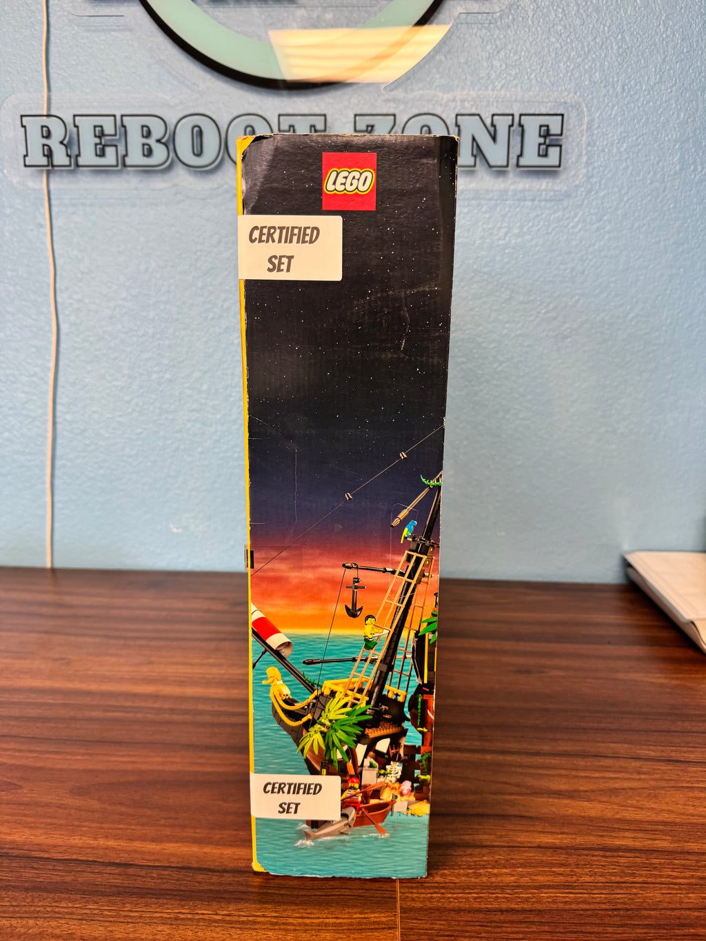 21322 Pirates Barracuda Bay Ship Island - Certified