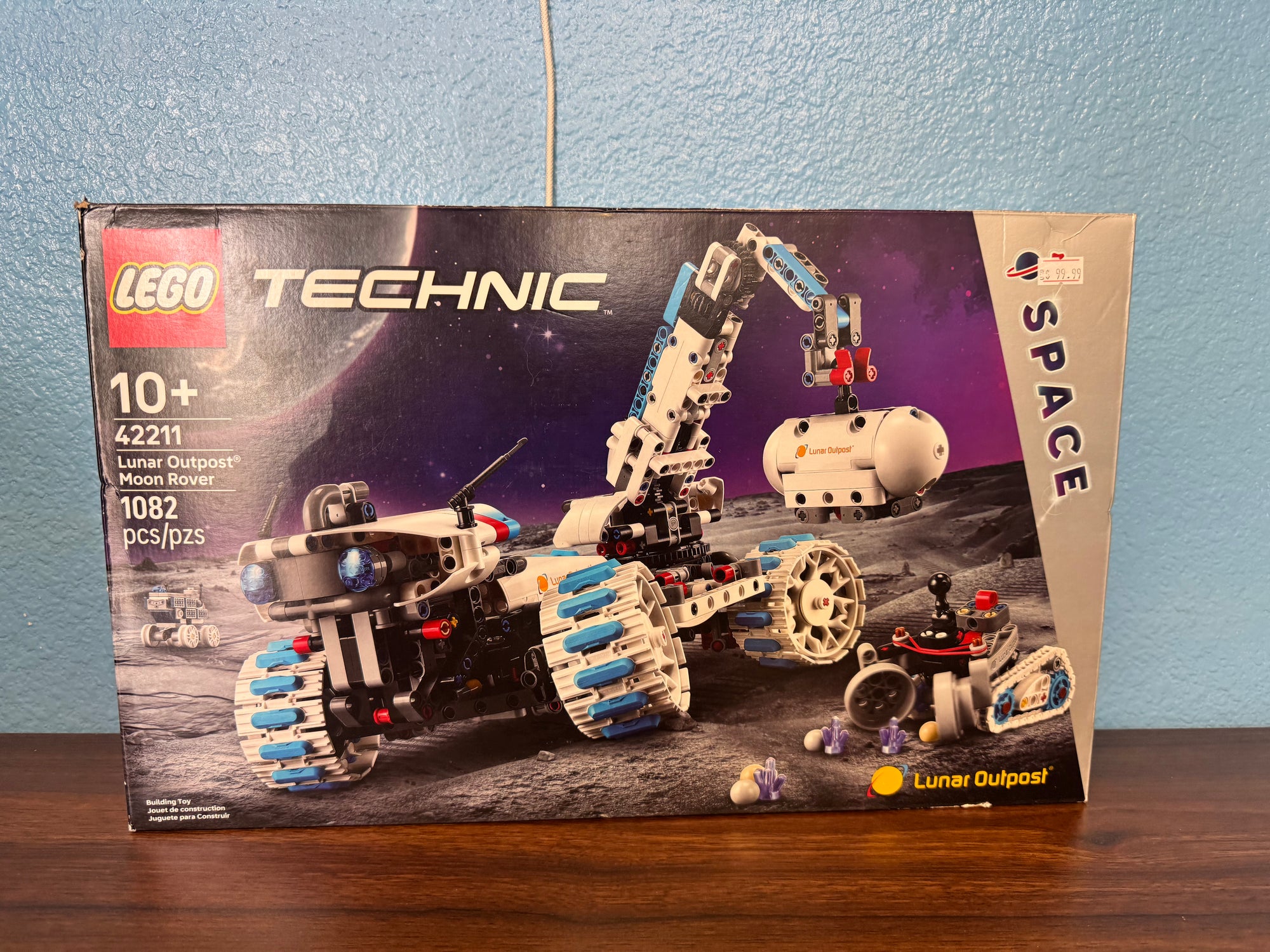 42211 Lunar Outpost Moon Rover - Sealed