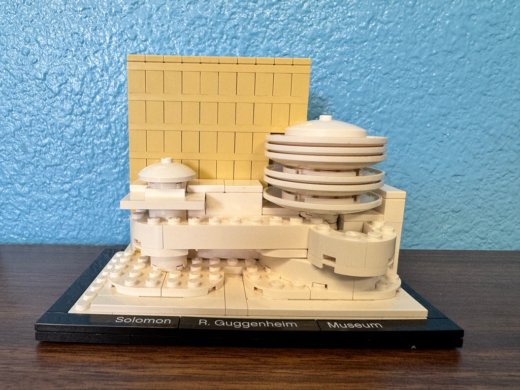 21004 Architecture Solomon R. Guggenheim Museum - Used