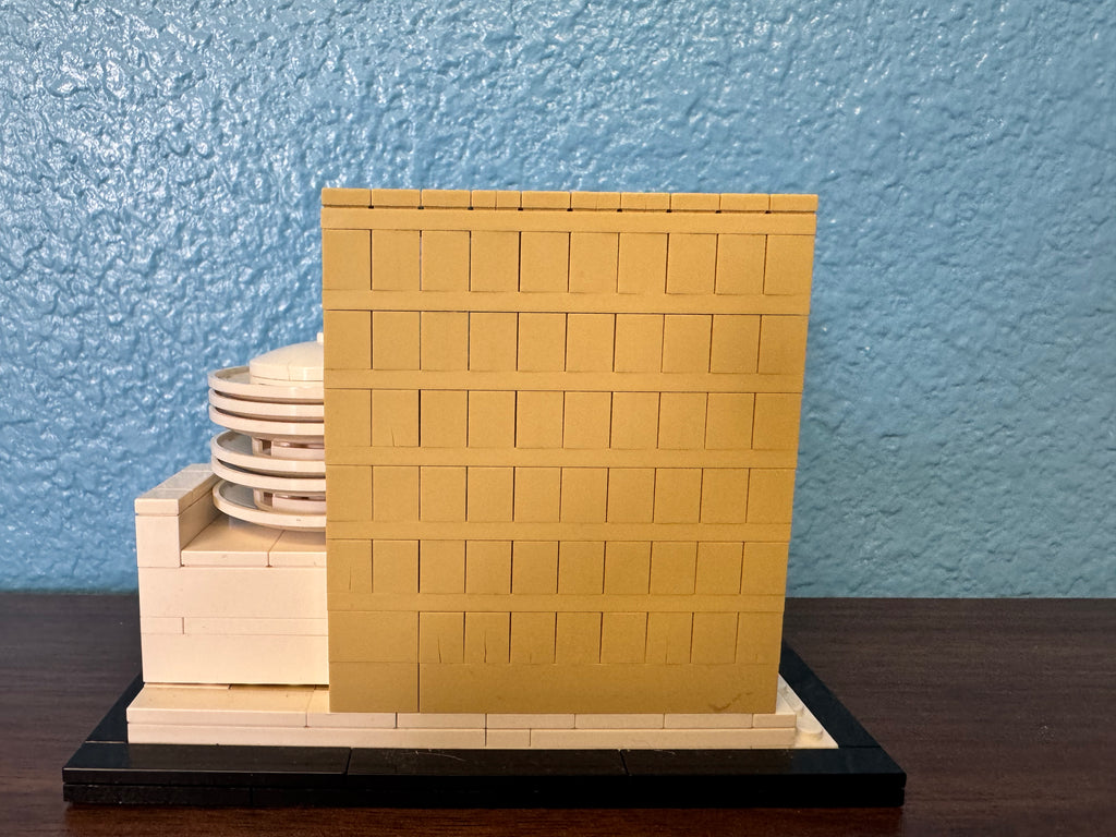 21004 Architecture Solomon R. Guggenheim Museum - Used