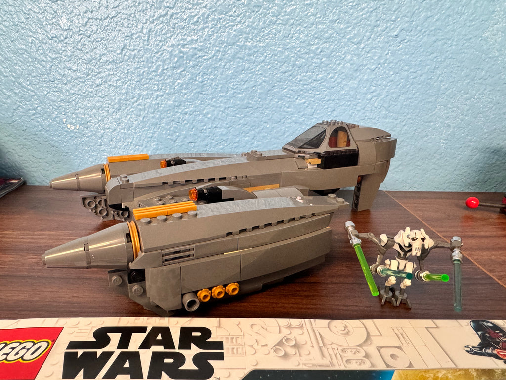 75286 General Grievous Starfighter *MISSING 2 FIGS* - Used