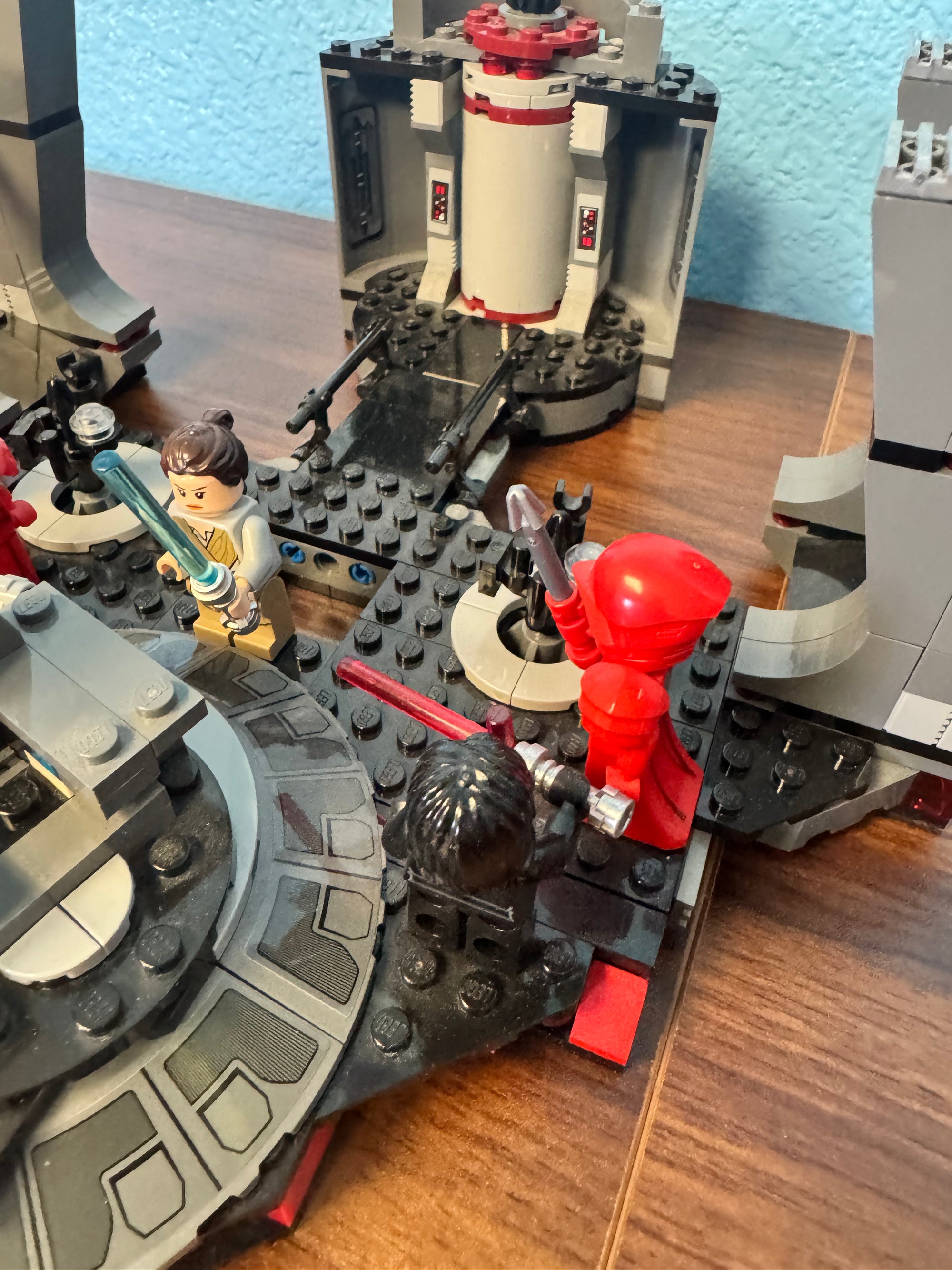 75216 Snoke’s Throne Room *NO SNOKE FIG* - Used