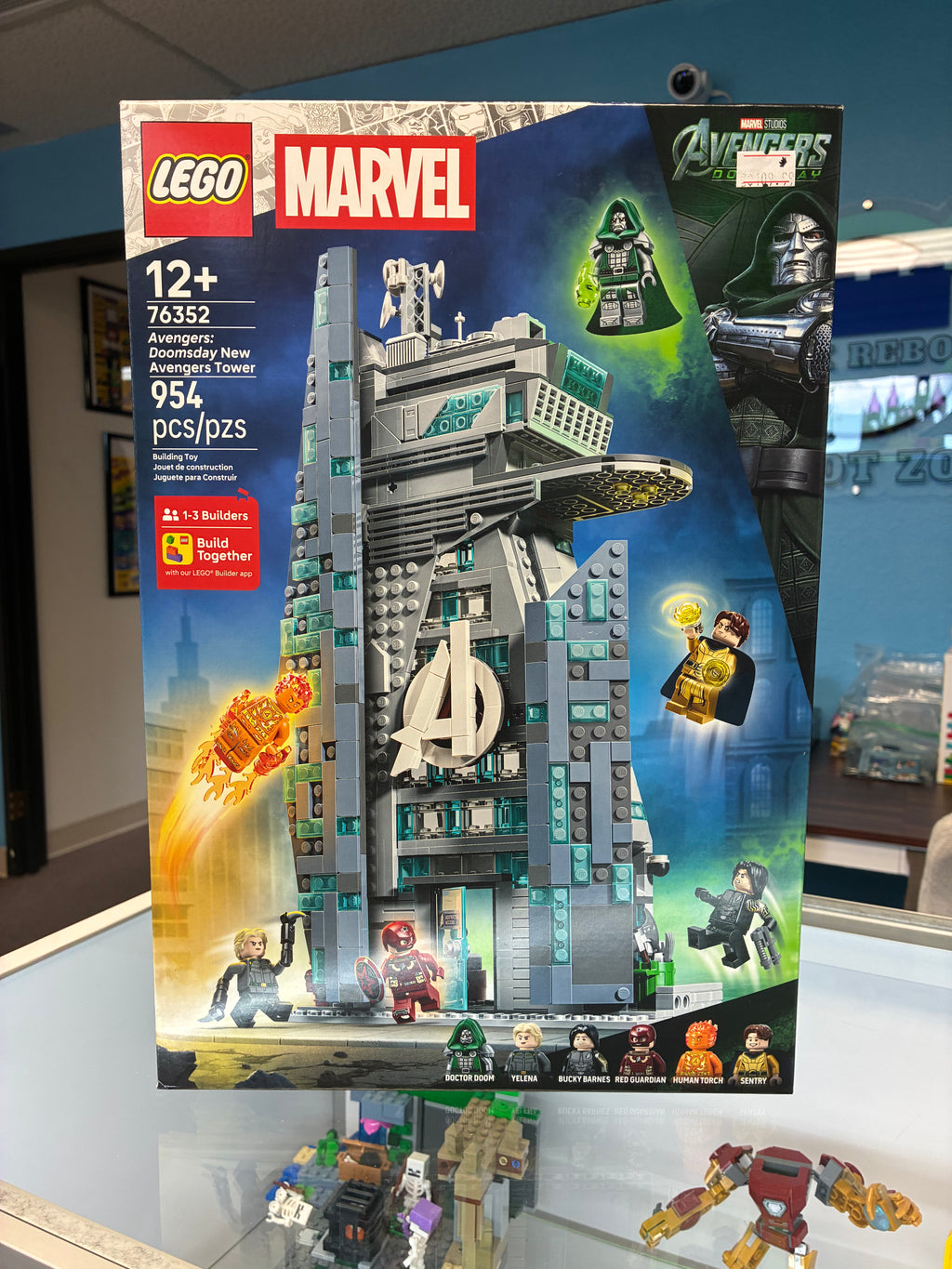 76352 Avengers: Doomsday New Avengers Tower - Sealed