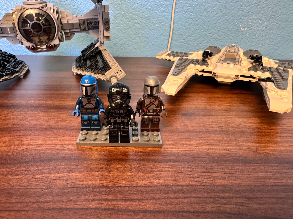 75348 Mandalorian Fang Fighter Vs. Tie Fighter *Missing 1 fig* - Used