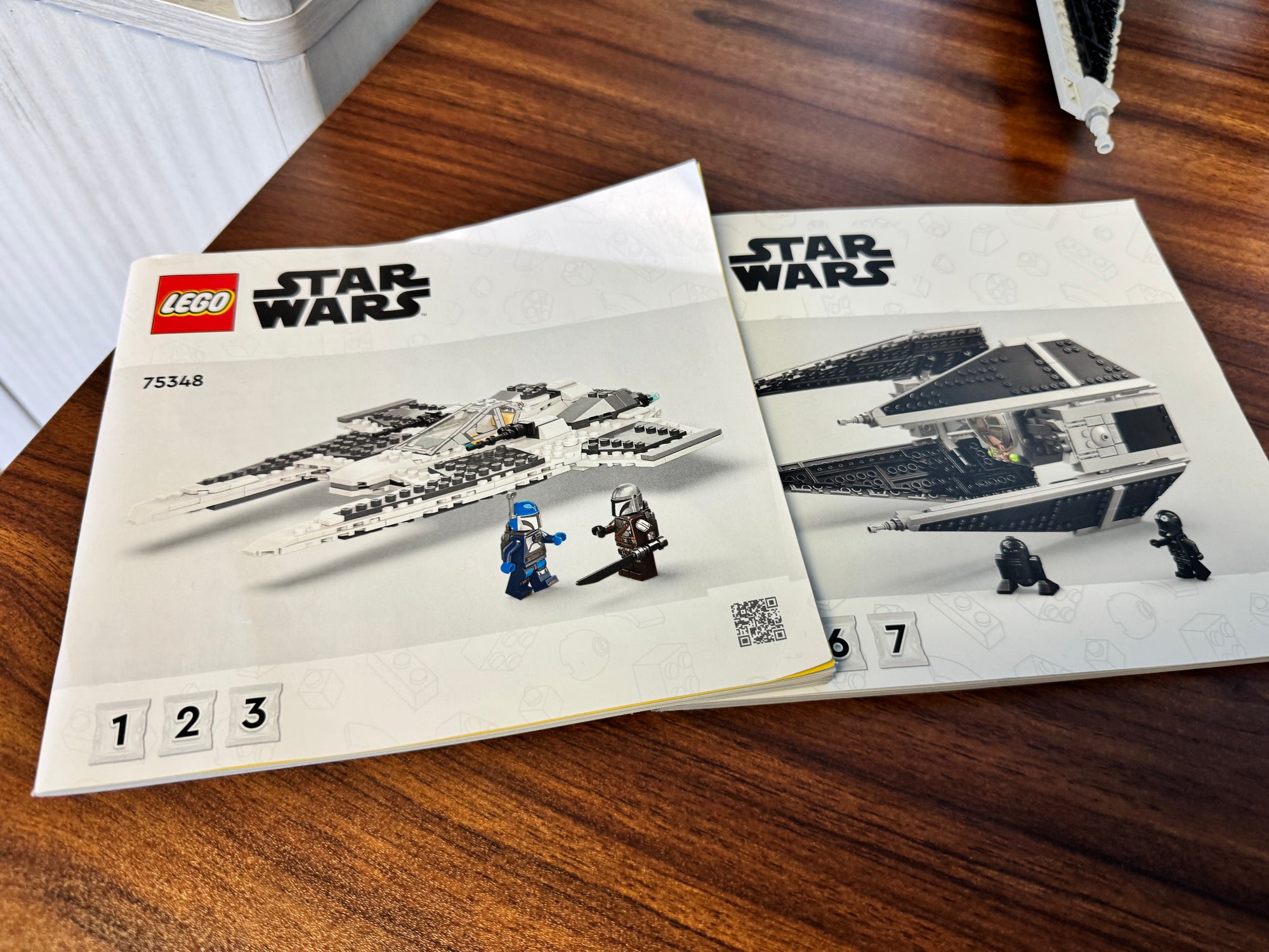 75348 Mandalorian Fang Fighter Vs. Tie Fighter *Missing 1 fig* - Used