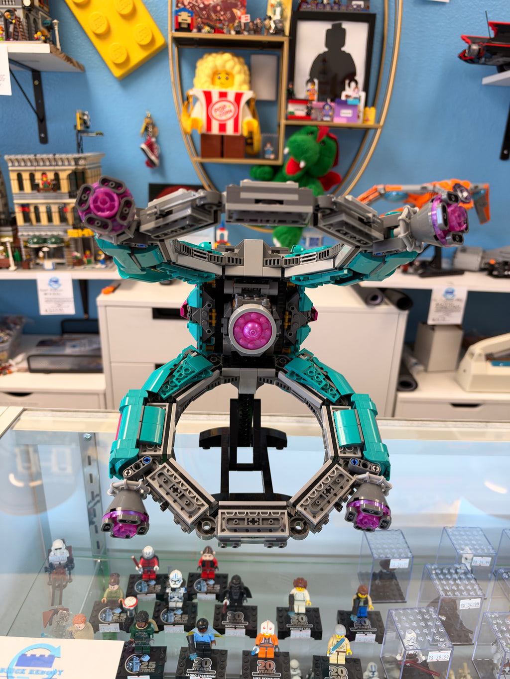 76255 The New Guardians Ship *NO Figs* - Used