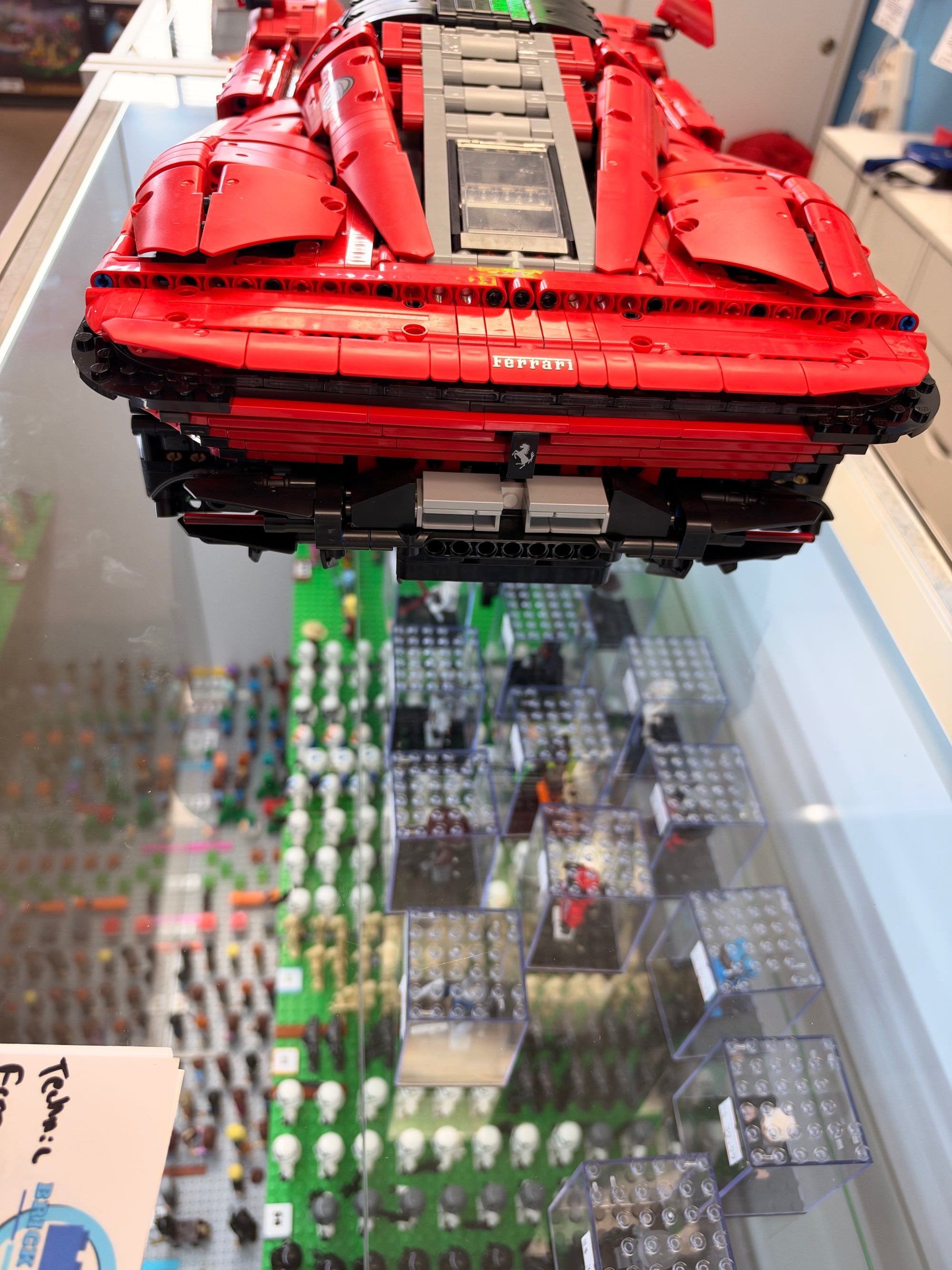42143 Technic Ferrari Daytona SP3 - Used