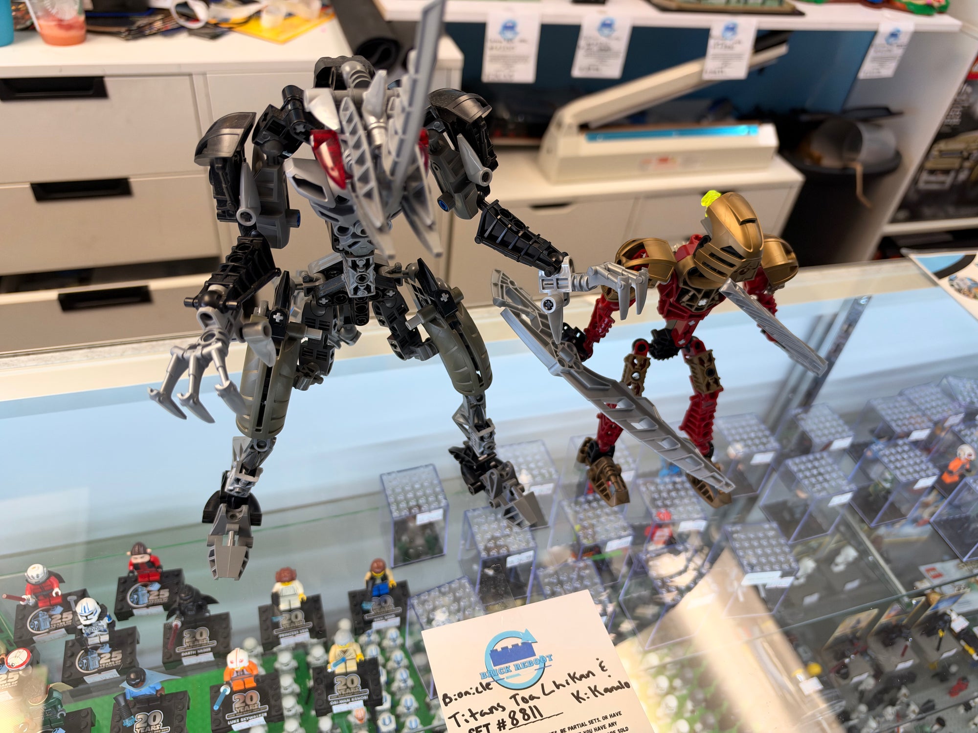8811 Bionicle Titans Toa Lhikan & Kikanalo - Used