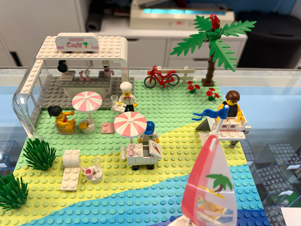 6411 Paradisa Town Sand Dollar Cafe - Used