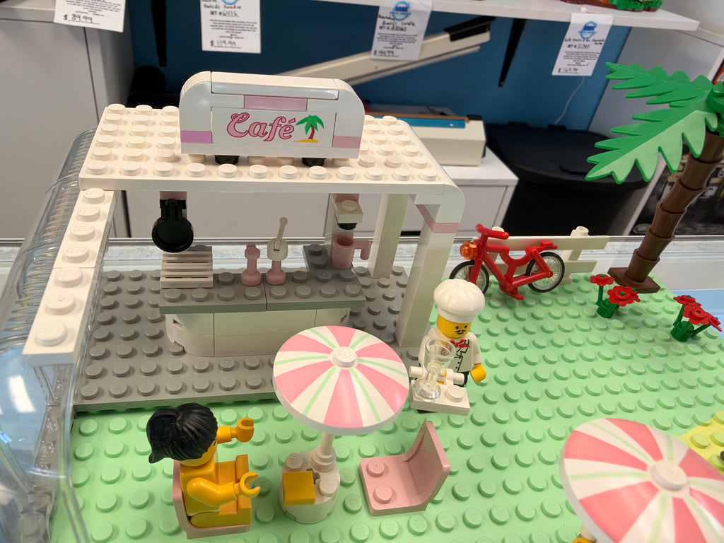 6411 Paradisa Town Sand Dollar Cafe - Used