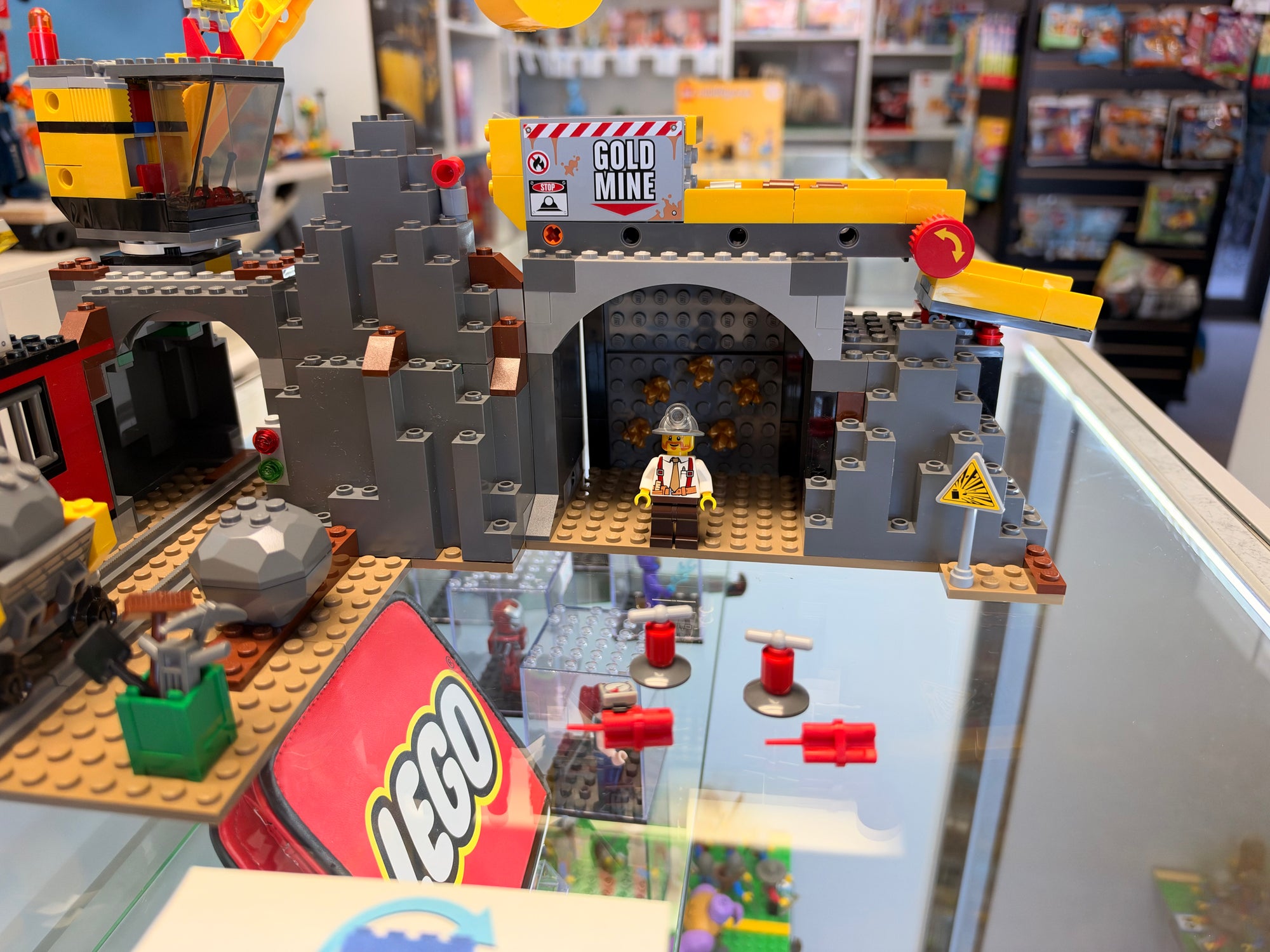 4204 City: The Mine *MISSING VEHICLES & 3 FIGS* - Used