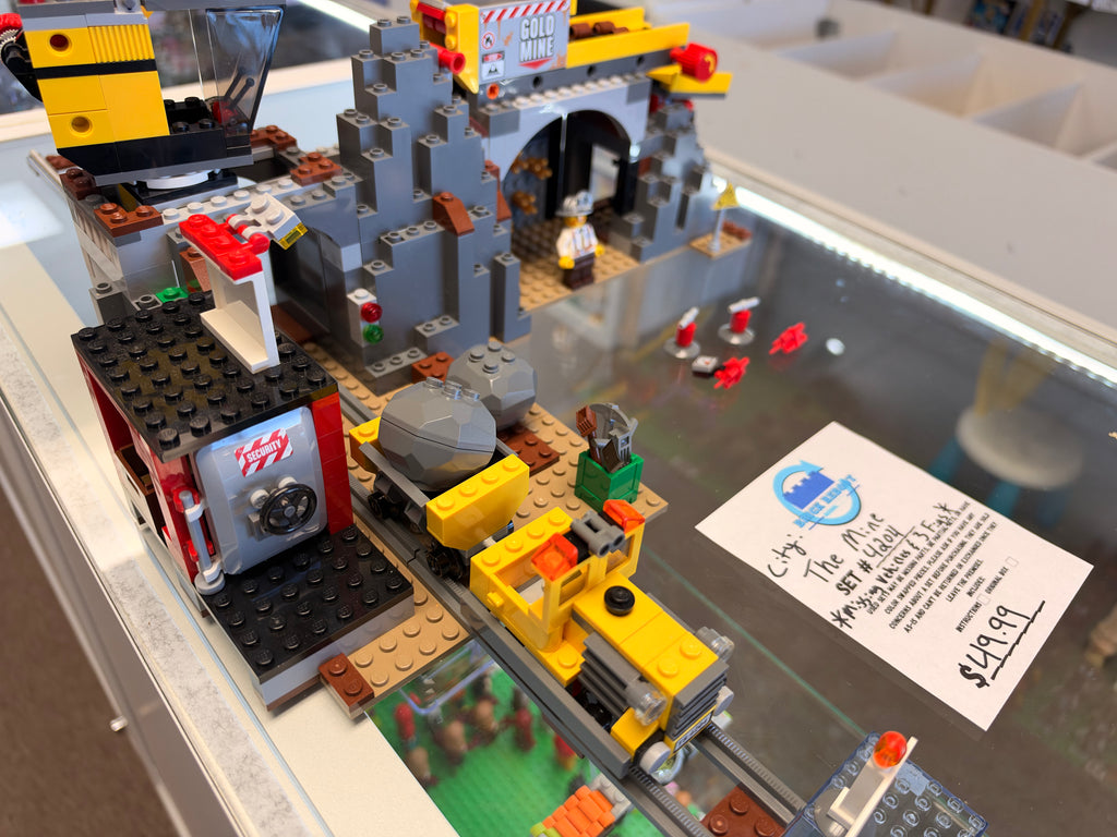 4204 City: The Mine *MISSING VEHICLES & 3 FIGS* - Used