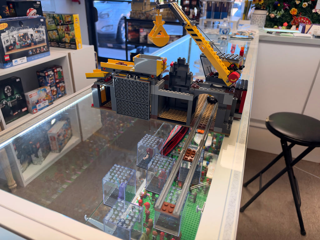 4204 City: The Mine *MISSING VEHICLES & 3 FIGS* - Used