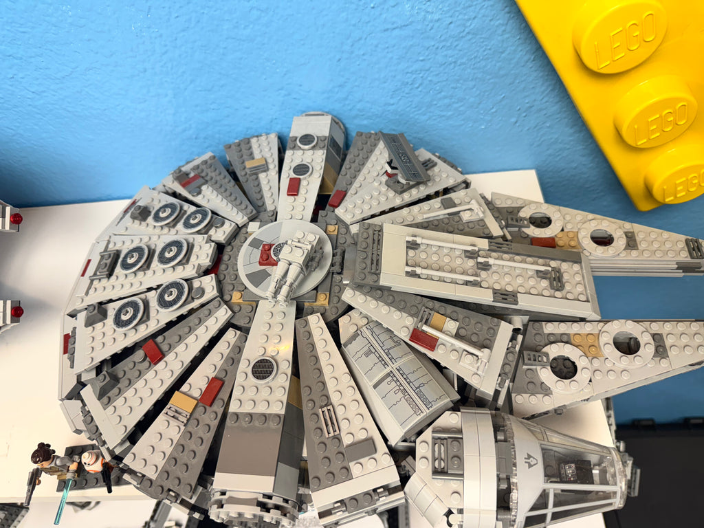 75105 Millennium Falcon (Missing Han & Chewy)