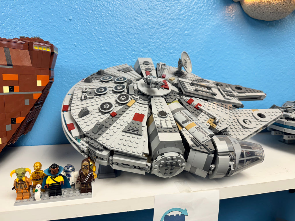 75257 Millennium Falcon