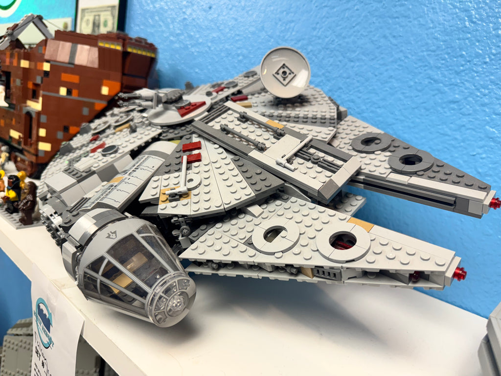 75257 Millennium Falcon
