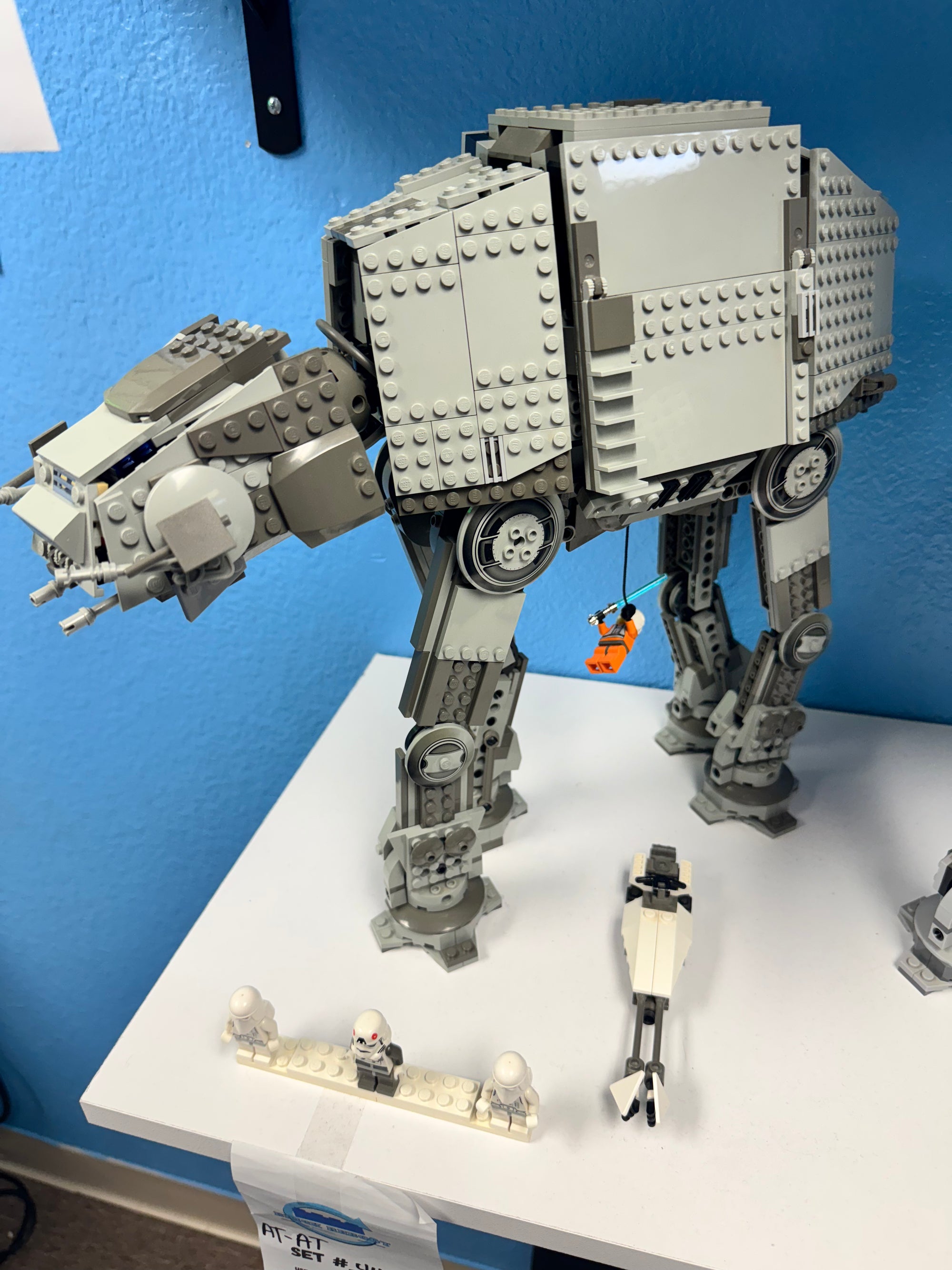 4483 AT-AT