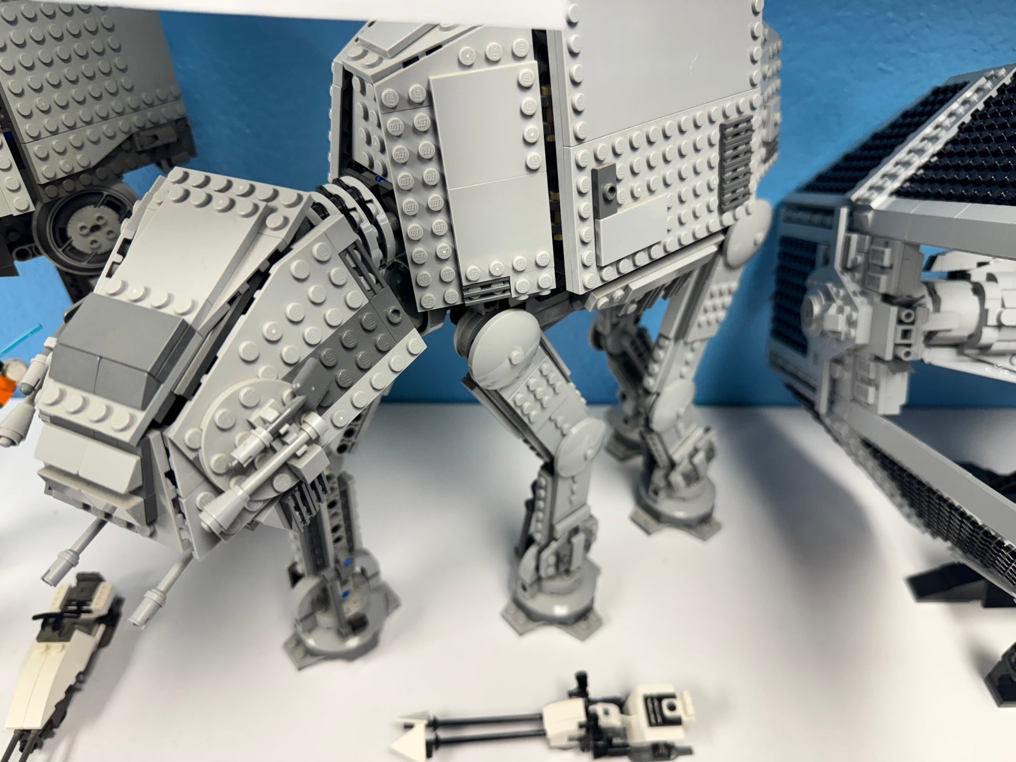 75054 AT-AT