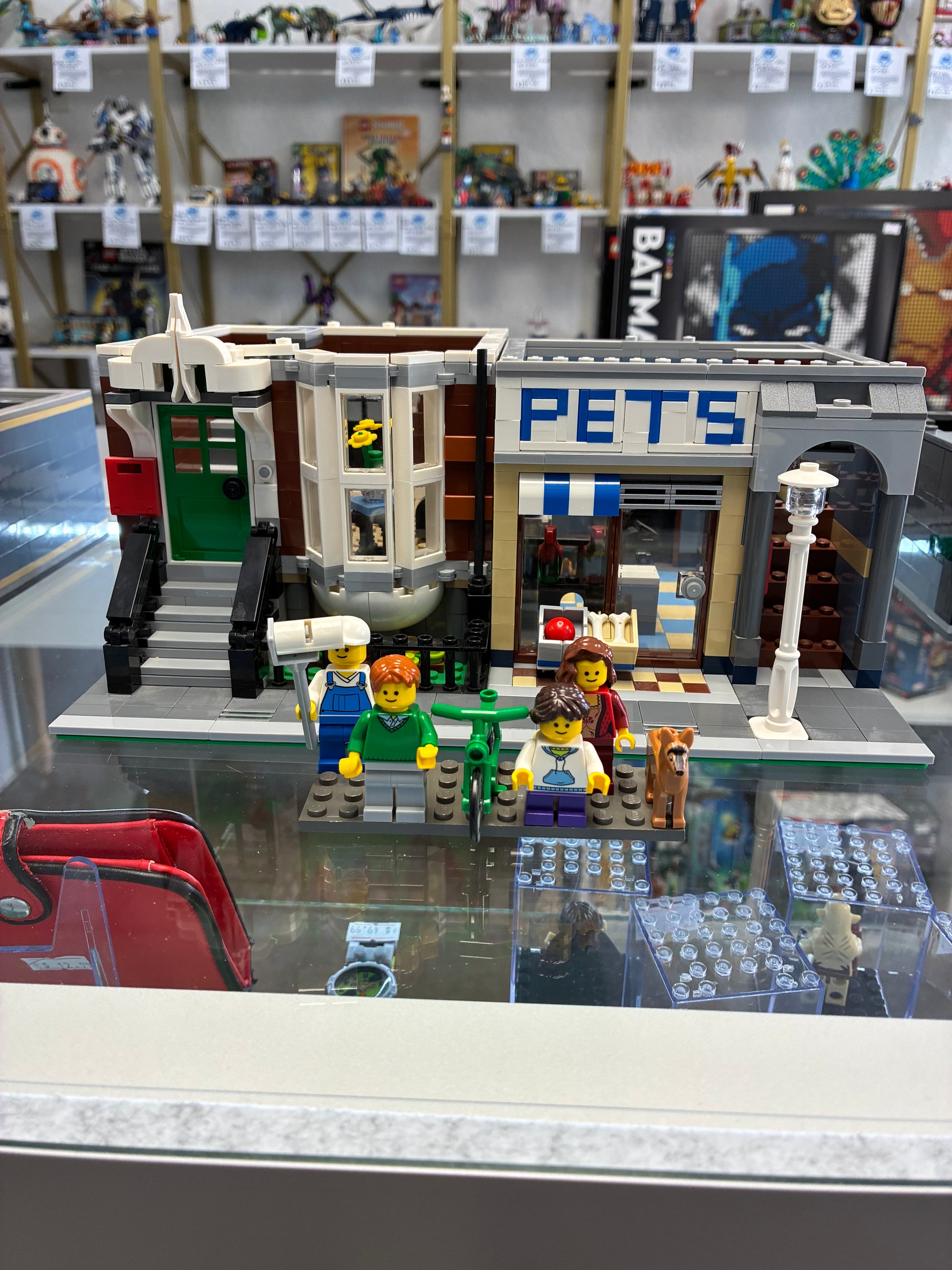 10218 Creator Expert: Pet Shop - Used