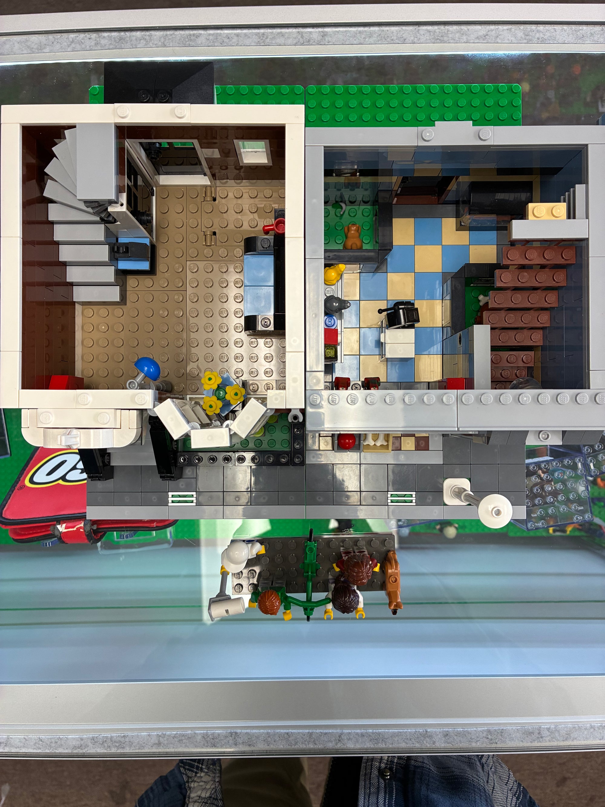 10218 Creator Expert: Pet Shop - Used
