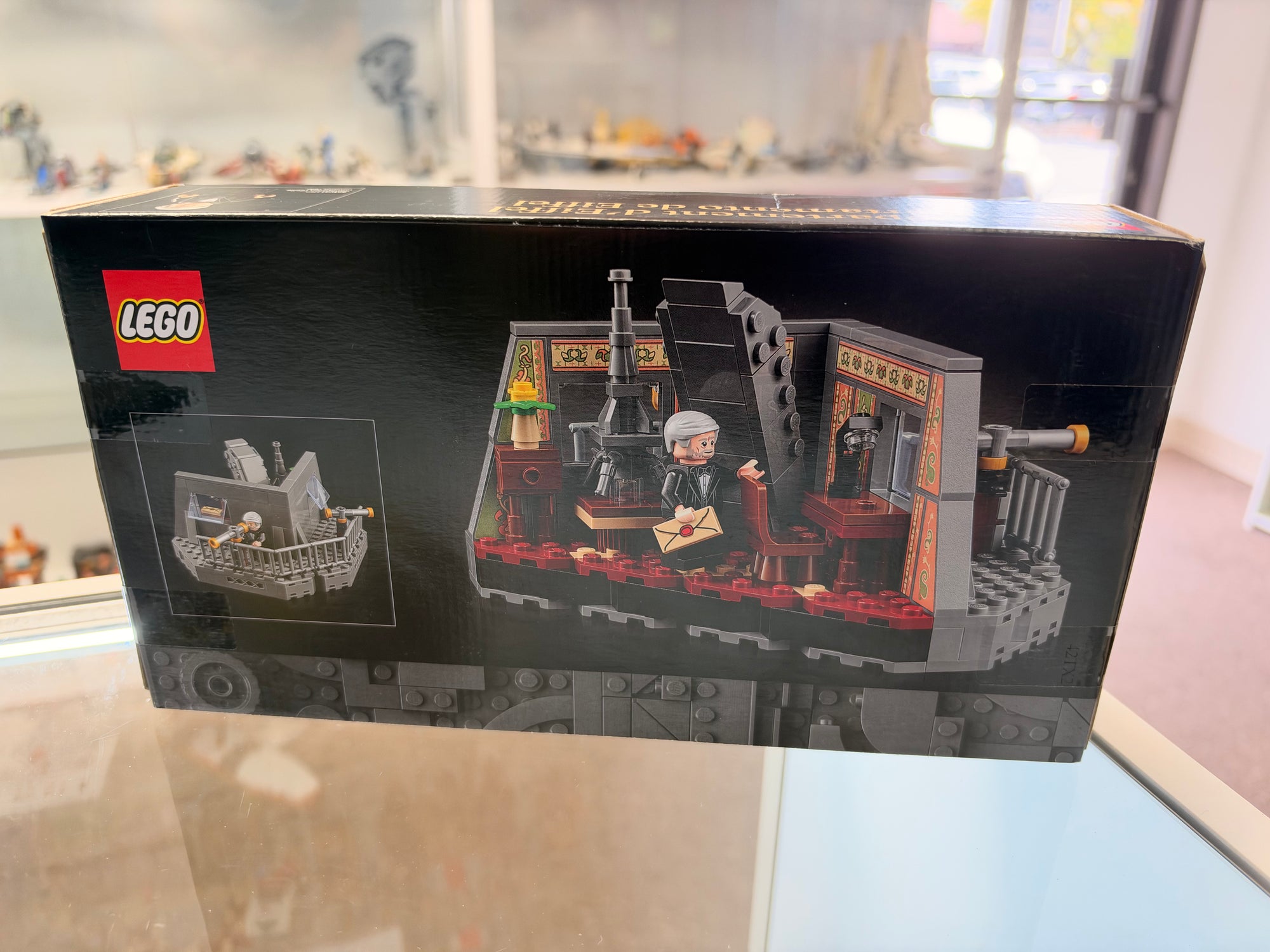 40579 Eiffel’s Apartment - Sealed