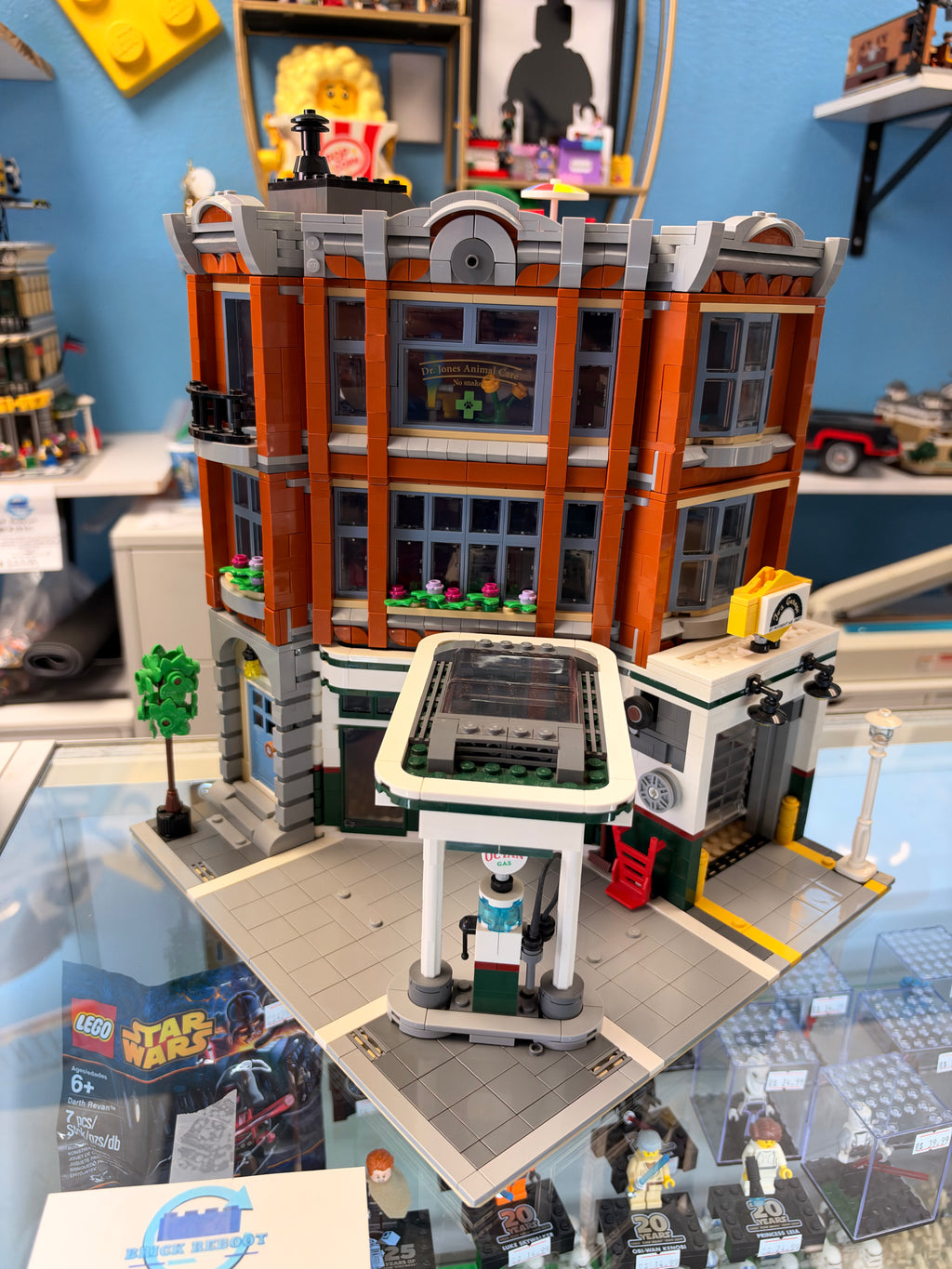 10264 Creator Modular Corner Garage *no figs no truck* - Used